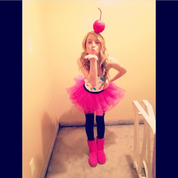 Uggs Classic Short Raspberry/Berry - Picture 7 of 8